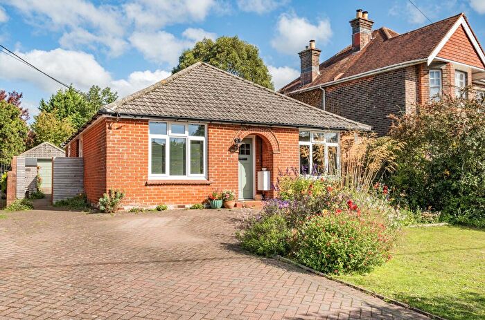 3 Bedroom Bungalow For Sale In Fair Oak Road, Eastleigh, Hampshire, SO50