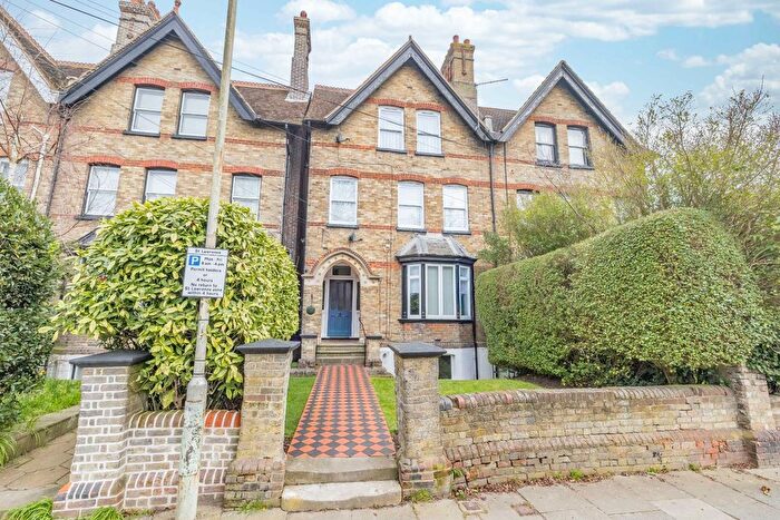 2 Bedroom Flat For Sale In Old Dover Road, Canterbury, Kent, CT1