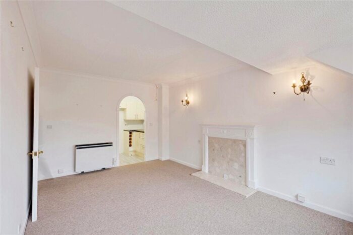 1 Bedroom Apartment For Sale In Park View Court, Queens Park, BH8