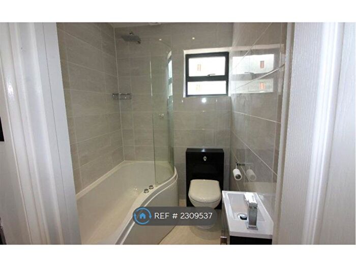 Studio To Rent In Southfield Park, North Harrow, HA2