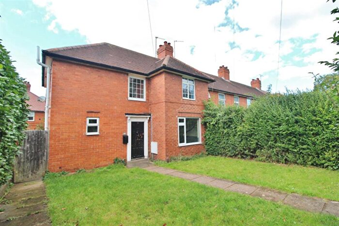 3 Bedroom End Of Terrace House For Sale In Signal Road, Grantham, NG31