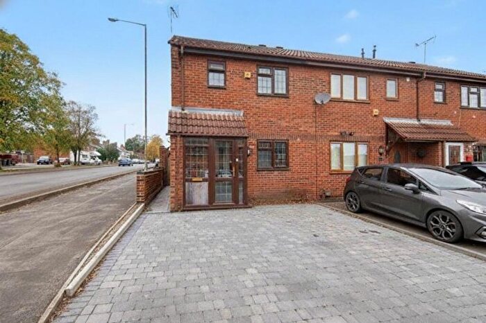 3 Bedroom End Of Terrace House For Sale In Thorncliffe Way, Nuneaton, CV10