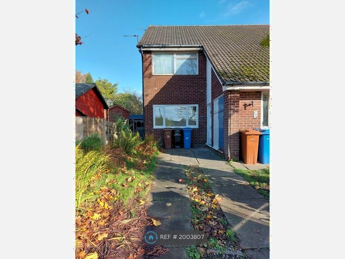 2 Bedroom Maisonette To Rent In West Meadow, Stockport, SK5
