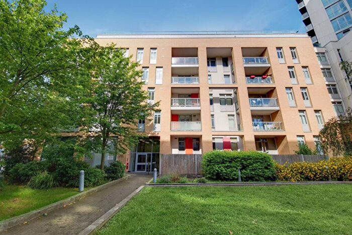 2 Bedroom Flat To Rent In Caspian Apartments, Limehouse, London, E14