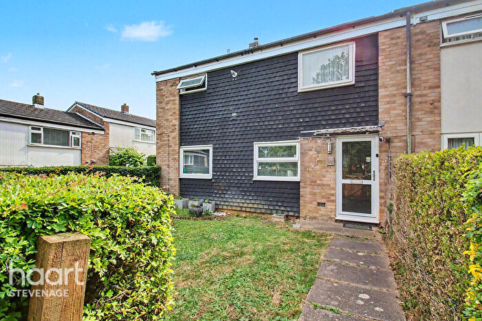 3 Bedroom End Of Terrace House For Sale In Vardon Road, Stevenage, SG1