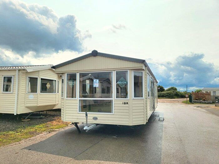 2 Bedroom Park Home For Sale In Snettisham Holiday Park, PE31