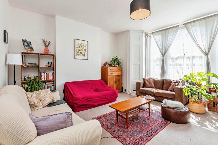 1 Bedroom Flat To Rent In Endymion Road, Finsbury Park, N4