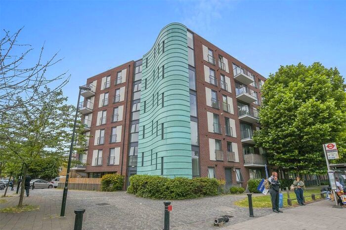 2 Bedroom Flat To Rent In Drake Apartments, Evelyn Street, Deptford, Greenwich, London, SE8