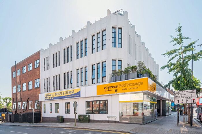 4 Bedroom Flat To Rent In High Road, North Finchley, London, N12