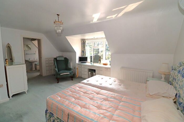 3 Bedroom Detached House For Sale In Cooden Close, Cooden, Bexhill-On-Sea, TN39