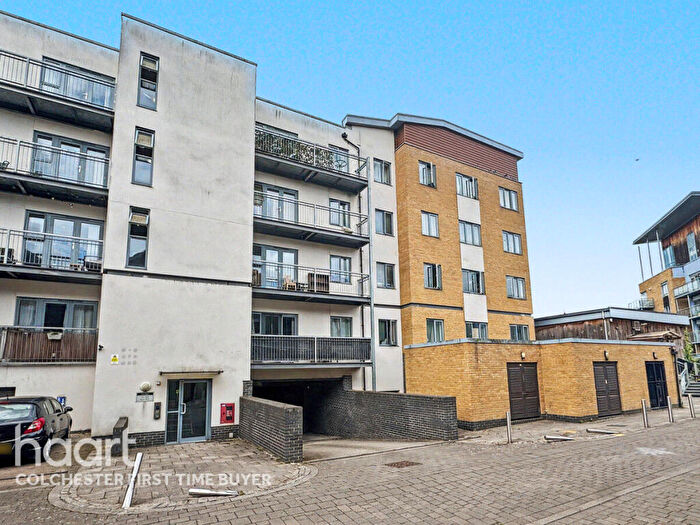3 Bedroom Apartment For Sale In Quayside Drive, Colchester, CO2
