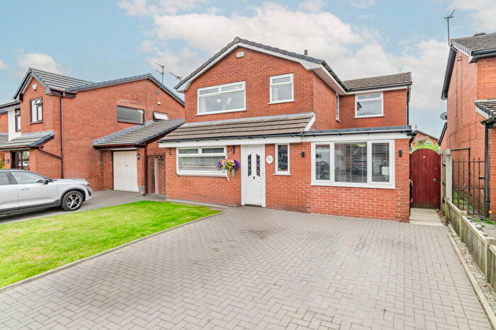 4 Bedroom Detached House For Sale In Gloucester Avenue, Hopwood, OL10