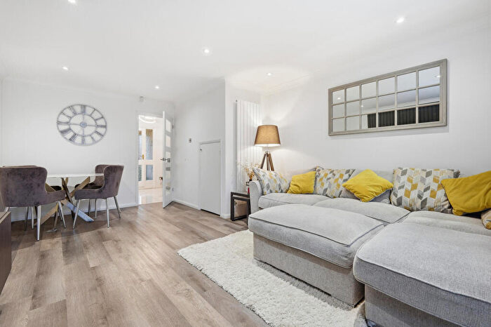 3 Bedroom Terraced House For Sale In Celandine Close, Billericay, CM12