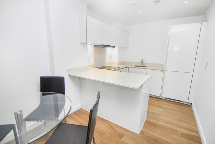 2 Bedroom Flat To Rent In Caspian Wharf, Seven Sea Gardens, Bow, E3