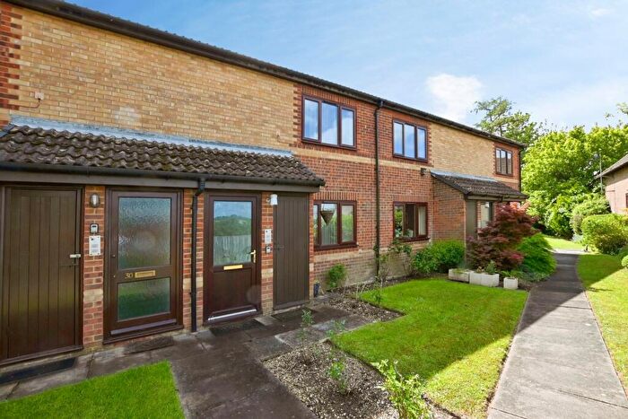 1 Bedroom Apartment For Sale In Windmill Court, Alton, GU34