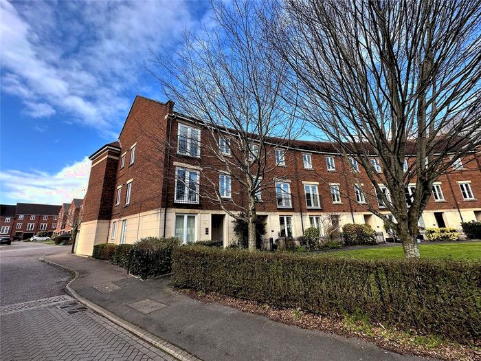 2 Bedroom Flat To Rent In Gras Lawn, St. Leonards, Exeter, EX2