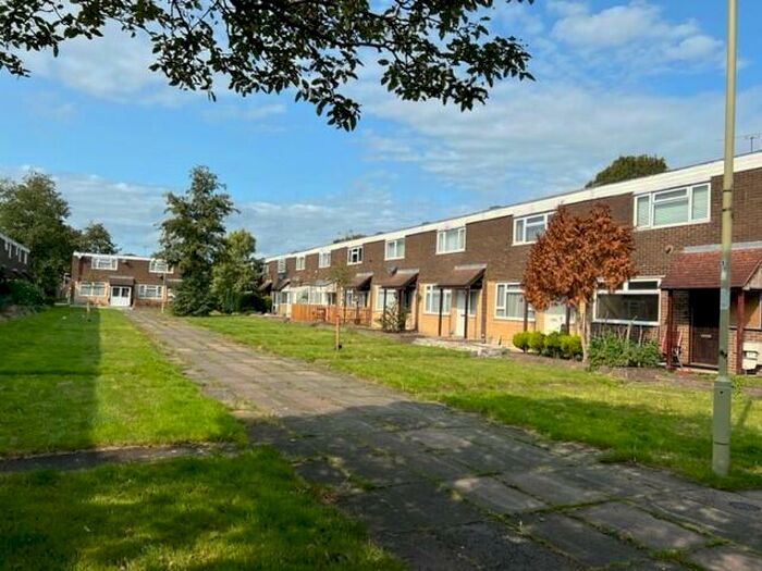 2 Bedroom Terraced House To Rent In Austen Road, Farnborough, GU14