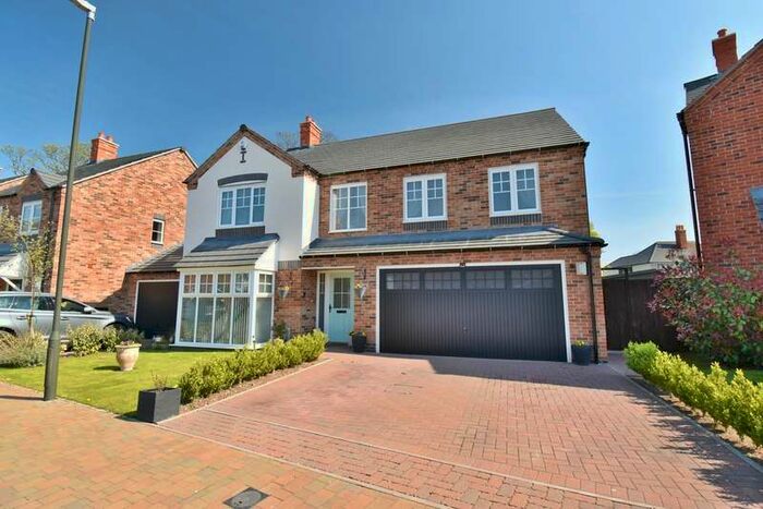 5 Bedroom Detached House For Sale In Knightswood Close, Rosliston, DE12