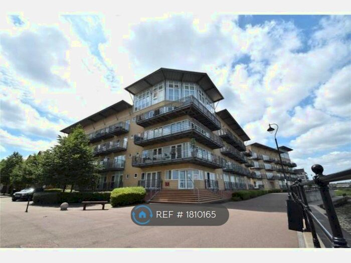 2 Bedroom Flat To Rent In Portland Place, Greenhithe, DA9
