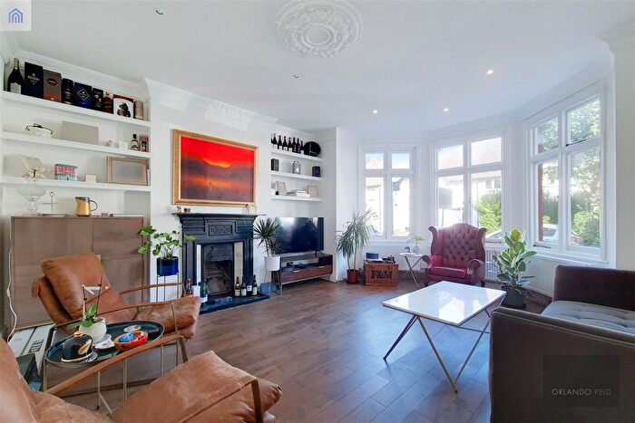 2 Bedroom Flat To Rent In Melrose Avenue, London, NW2