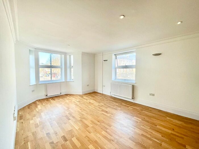 2 Bedroom Flat To Rent In Northfields Avenue, West Ealing, W13
