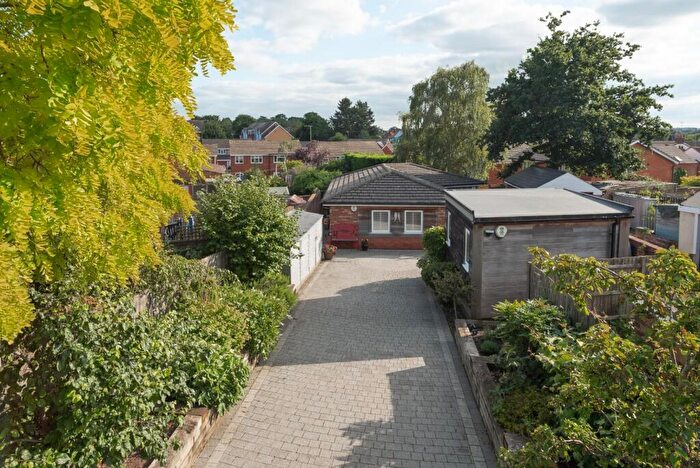 3 Bedroom Detached Bungalow For Sale In Pennivale Close, Leighton Buzzard, LU7