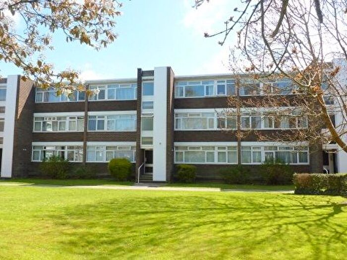 1 Bedroom Flat To Rent In Hornby Court, Wirral, CH62