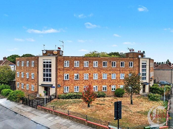 2 Bedroom Flat For Sale In St. Mary's Road, London, N9