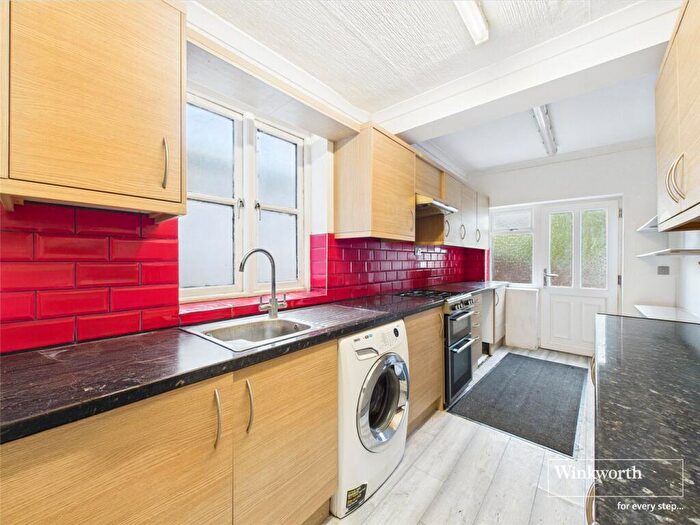 3 Bedroom End Of Terrace House For Sale In Dors Close, Kingsbury, London, NW9