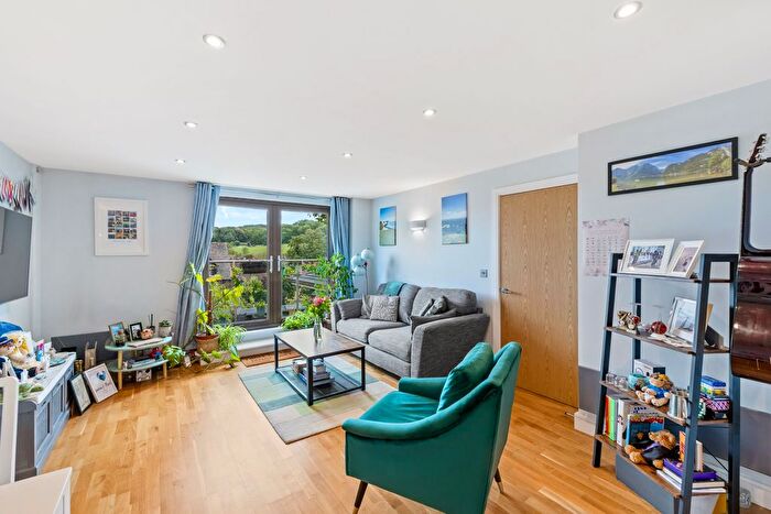 2 Bedroom Flat For Sale In Ref: Gk - Catteshall Lane, Godalming, GU7