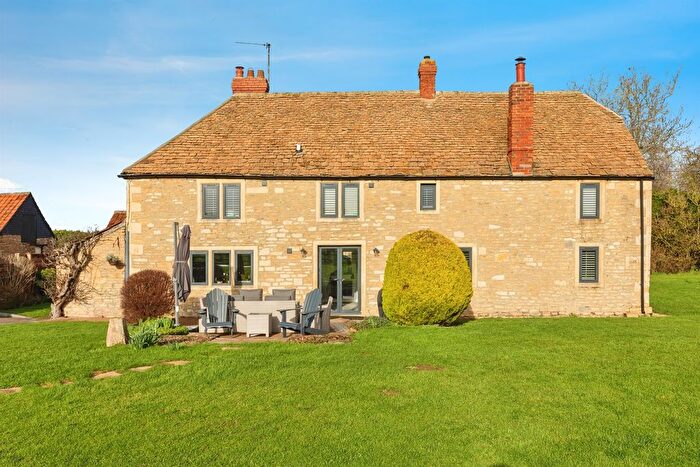 5 Bedroom Barn Conversion For Sale In Bowerhill, Melksham, SN12