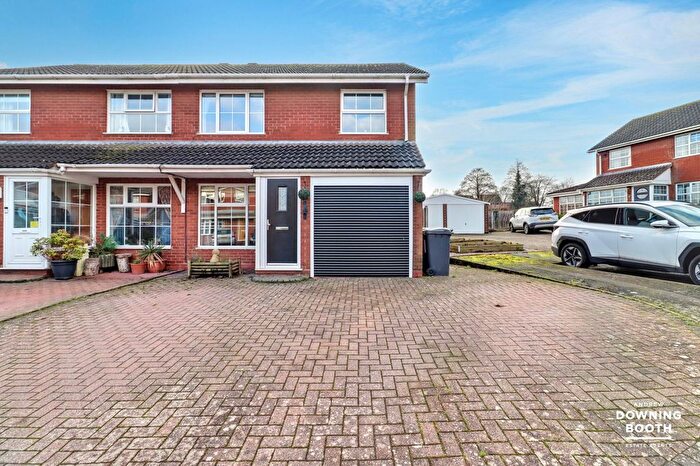 3 Bedroom Semi Detached House For Sale In Norwich Close, Lichfield, WS13