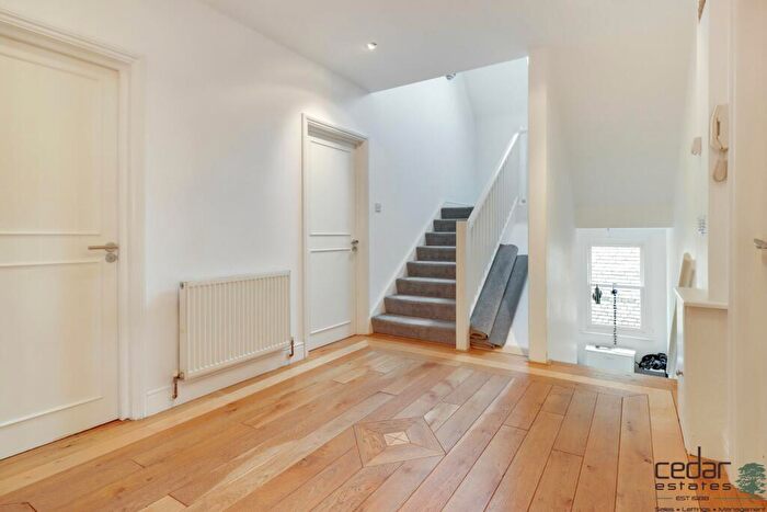 3 Bedroom Flat To Rent In Compayne Gardens, South Hampstead, NW6