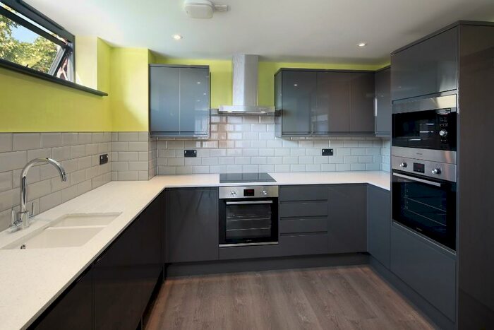 5 Bedroom Private Halls To Rent In Flat, Sar Court, Woodland Way, Canterbury, Kent, CT2