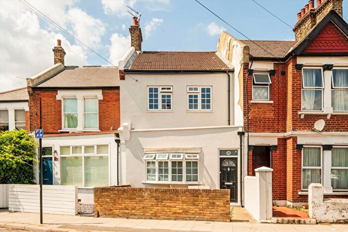 2 Bedroom Flat To Rent In Bollo Lane, Chiswick, W4