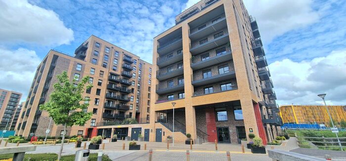 1 Bedroom Flat To Rent In Colnebank Drive, Watford, WD18