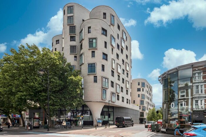 1 Bedroom Flat To Rent In St. Luke's Avenue, London, SW4