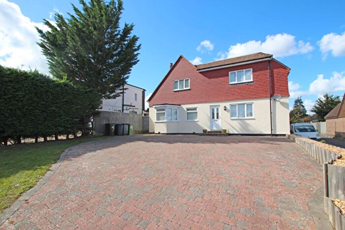 4 Bedroom Detached House For Sale In Eastbourne Road, Willingdon, BN20