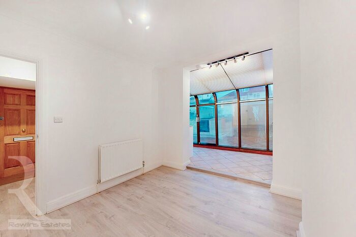 1 Bedroom Flat To Rent In Brent Park Road, London, NW4