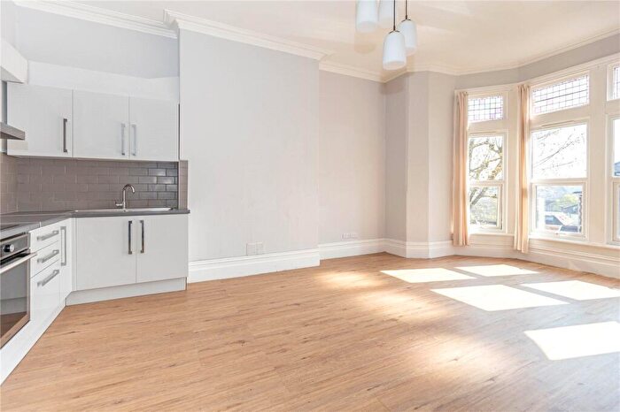 3 Bedroom Apartment To Rent In Clarendon Road, Redland, Bristol, BS6