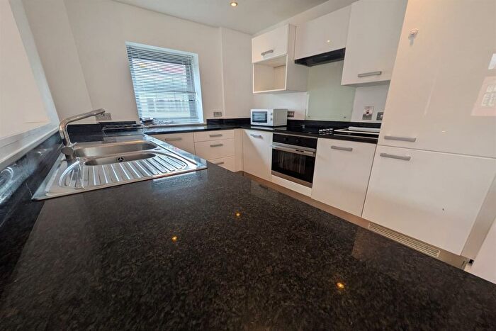 2 Bedroom Flat To Rent In Hooton House, Beeston, NG9