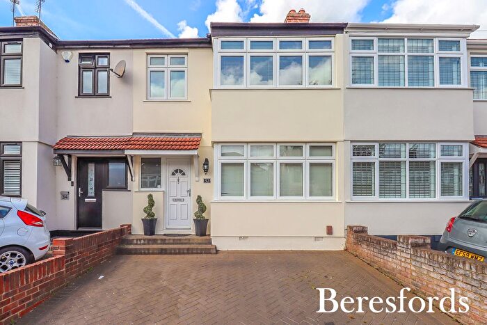 3 Bedroom Terraced House For Sale In Norfolk Road, Upminster, RM14