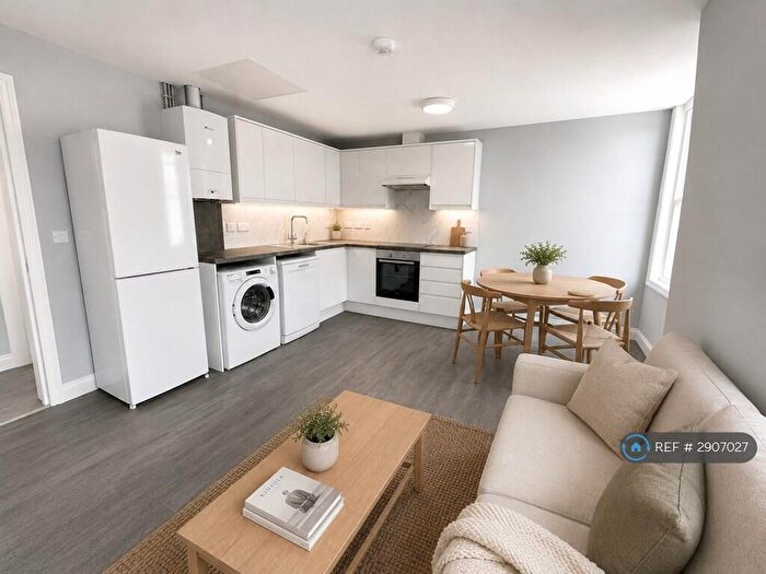 3 Bedroom Flat To Rent In Gloucester Road, Bristol, BS7