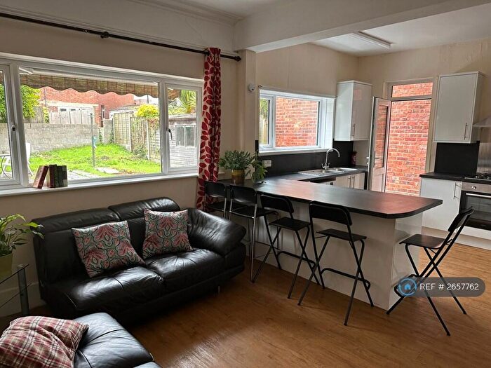 6 Bedroom Detached House To Rent In Frederica Road, Bournemouth, BH9