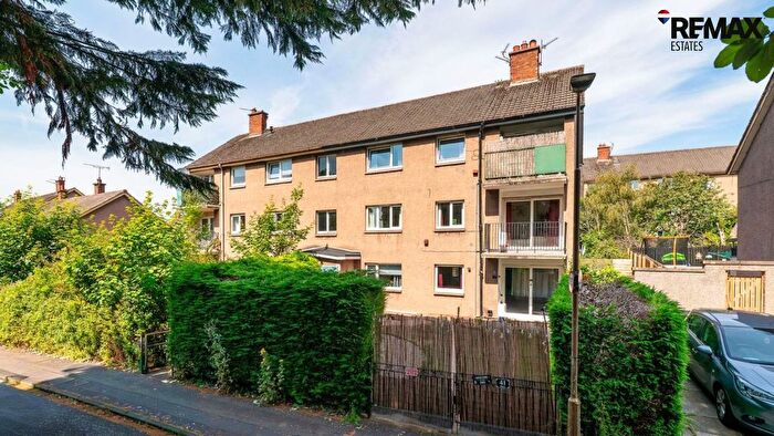 2 Bedroom Flat For Sale In Hoseason Gardens, Edinburgh, EH4