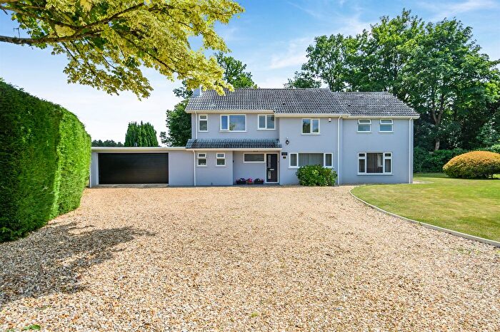 5 Bedroom Detached House For Sale In Cedar Grove, North Runcton, King's Lynn, PE33