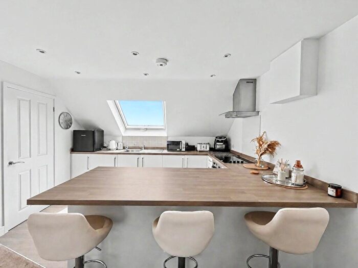 2 Bedroom Flat For Sale In Station Road, Rainham, Gillingham, Kent, ME8