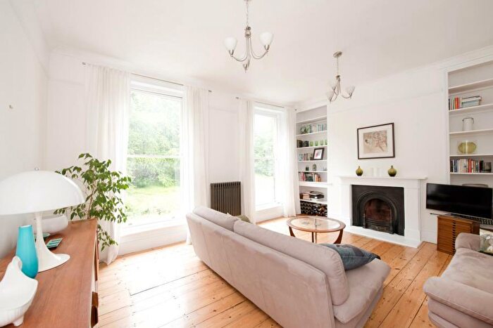 3 Bedroom Flat To Rent In Christchurch Hill, Hampstead, NW3