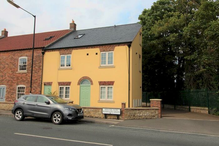 2 Bedroom Apartment To Rent In Minster Row, Bondgate Green, Ripon, HG4