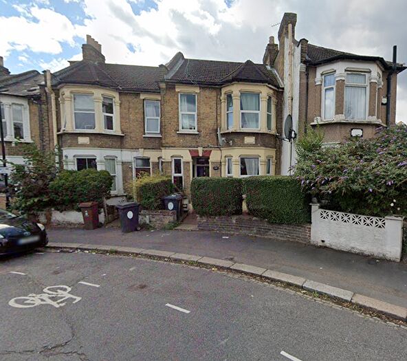 2 Bedroom Flat To Rent In Elm Road, Leytonstone, London, E11